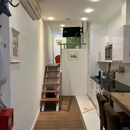 Apartment 0 Ac Metro Nearby