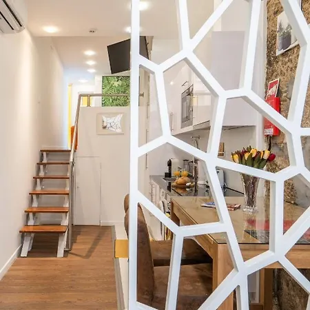 Charming Central Flat Vibrant Decor Metro Ac In Porto 포르투