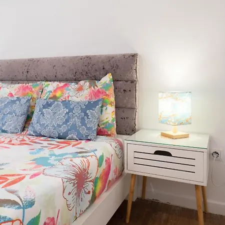 Cozy Metro Ac Apartment Porto