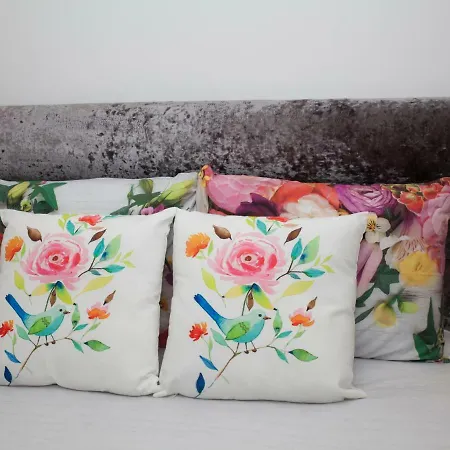 Charming Flat Vibrant Decor Metro Ac In Apartamento Oporto